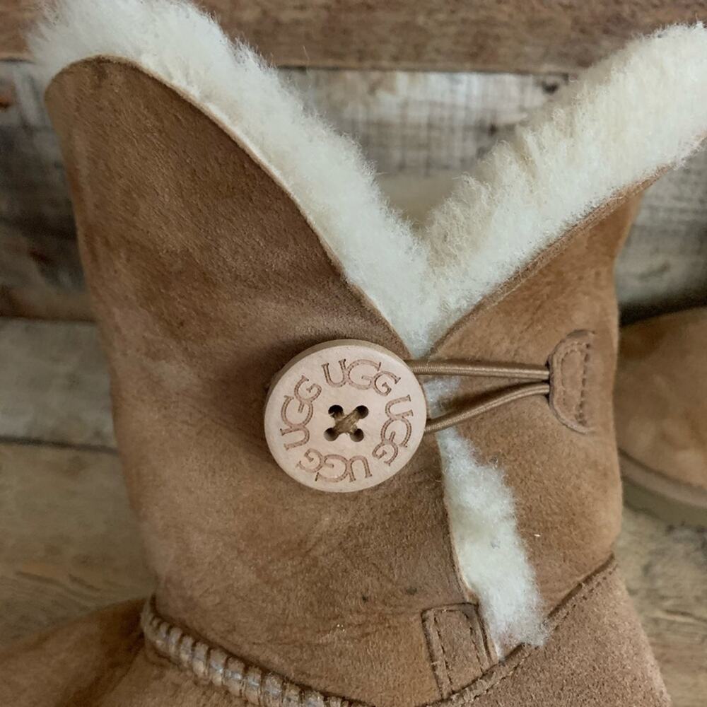 UGG Classic Bailey Button II Booties Chestnut Tan… - image 10